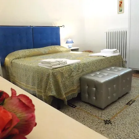 Dimora לינה וארוחת בוקר אוג'נטו