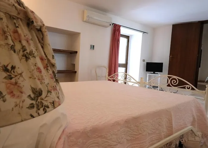 Dimora לינה וארוחת בוקר אוג'נטו